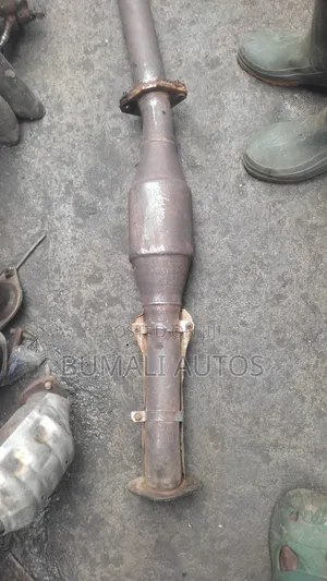 Center Catalyst For Nissan X-trail 2005-2008 Model