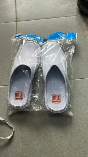 Lab Shoe 12 Pairs