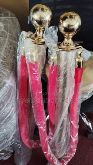 Gold Stanchion/Bank Rope
