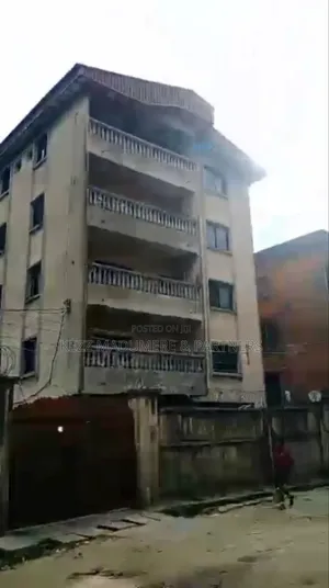 5bdrm Block of Flats in By Powerline, Aba , for sale