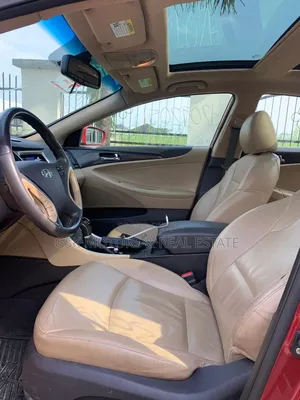 Hyundai Sonata Limited Sedan FWD (2.4L 4cyl 6A) 2012 Red
