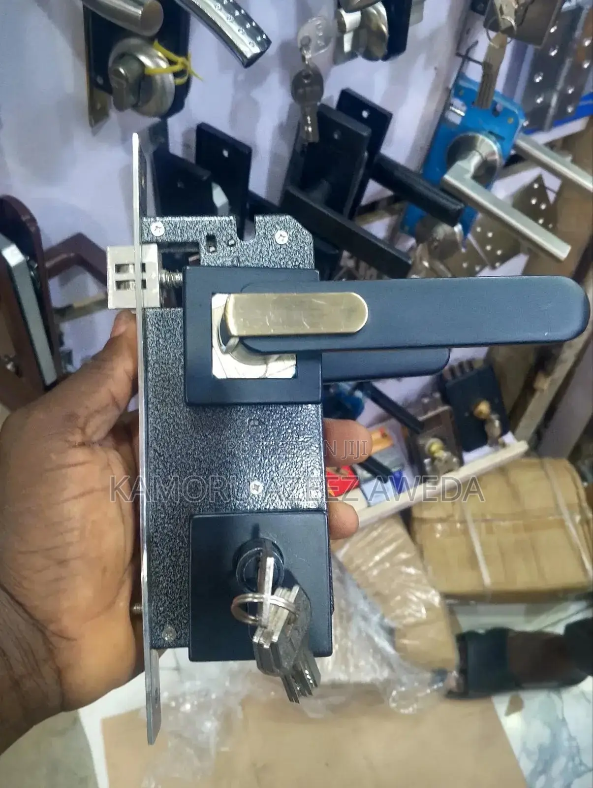 Separate Handle Black Lock Complete