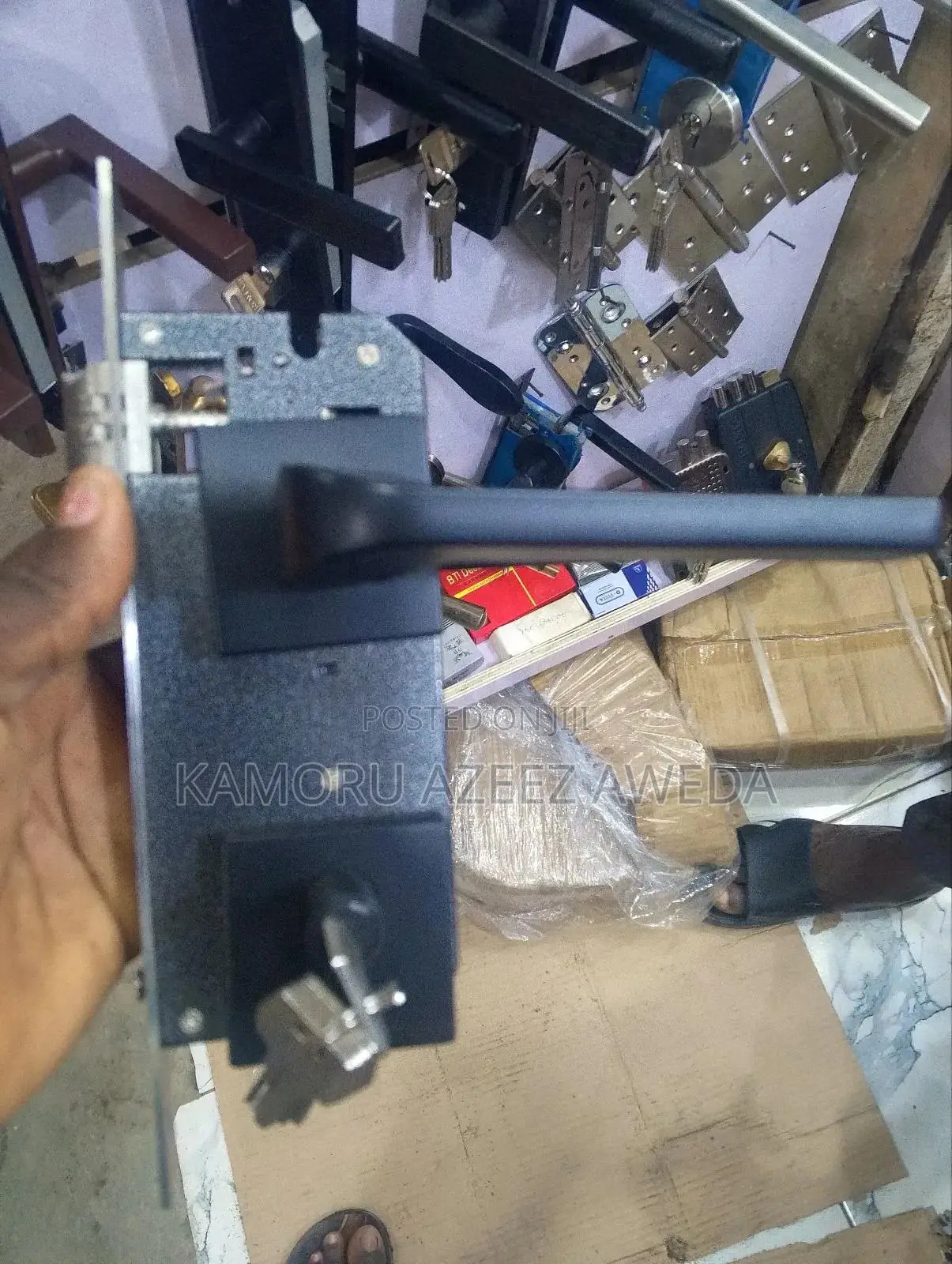 Separate Handle Black Lock Complete