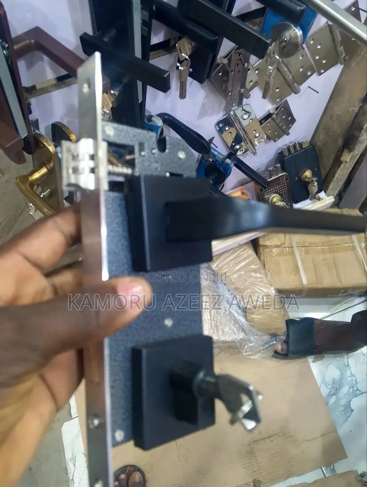 Separate Handle Black Lock Complete