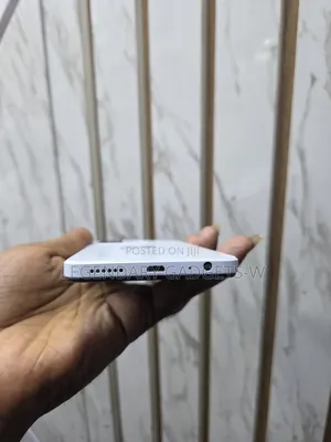 Infinix Smart 7 HD 64 GB White