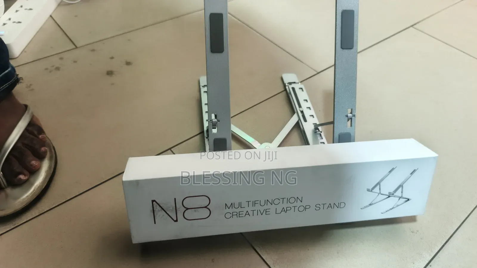 N8 Aluminum Laptop Stand