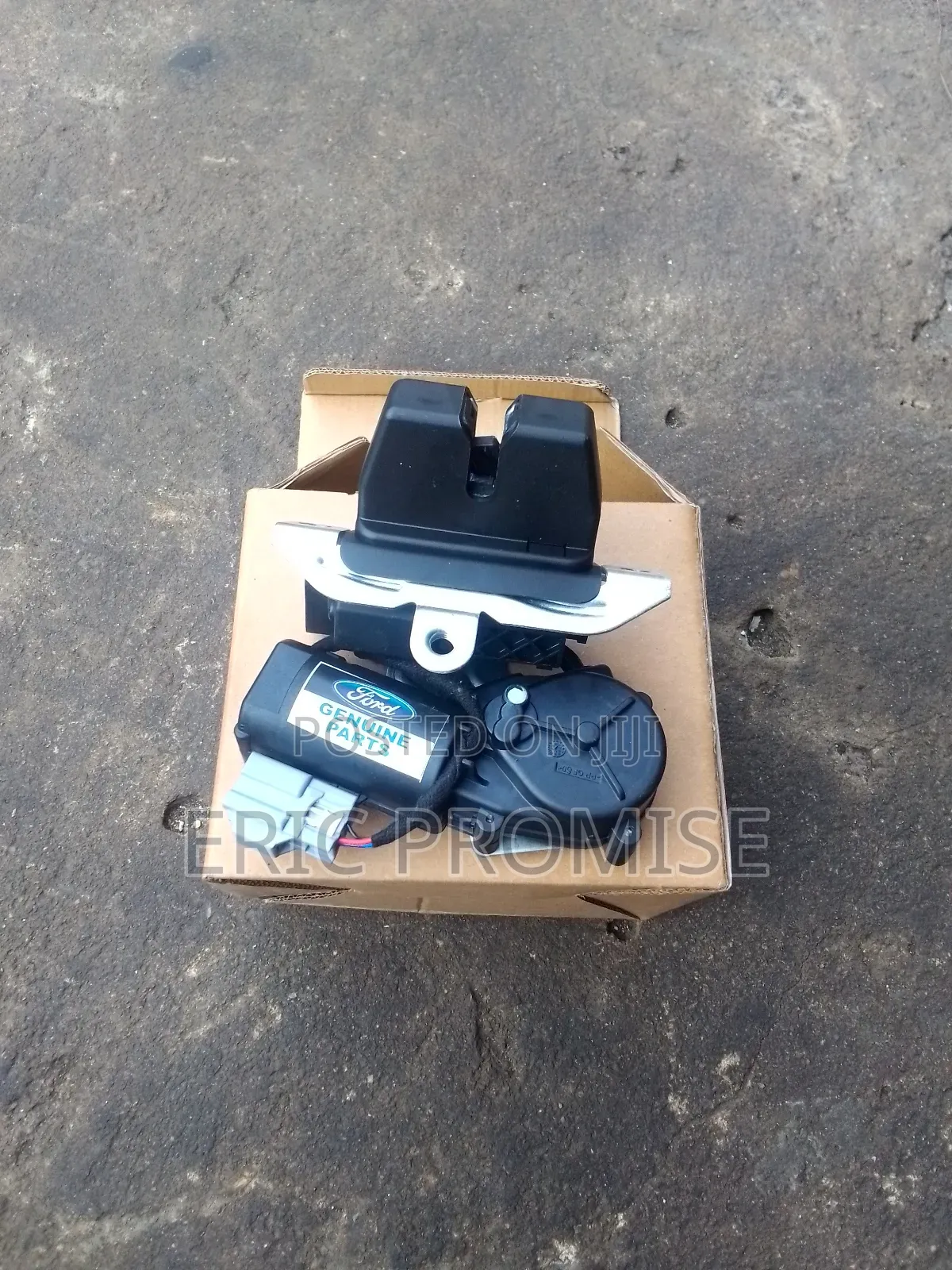 2015-2016 Ford Edge Boot Catcher
