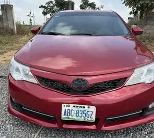 Toyota Camry SE 4dr Sedan (2.5L 4cyl 6A) 2012 Red