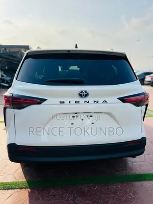Toyota Sienna 2022 White