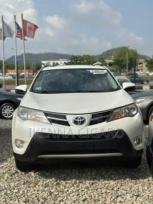 Toyota RAV4 Limited 4dr SUV (2.5L 4cyl 6A) 2014 White