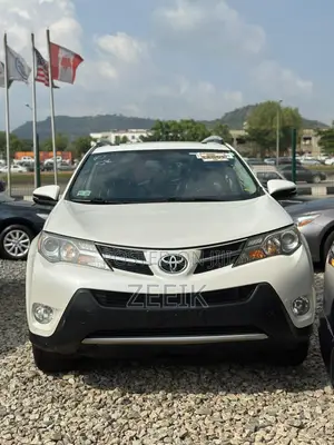 Toyota RAV4 Limited 4dr SUV (2.5L 4cyl 6A) 2014 White