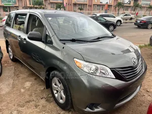 Toyota Sienna 2011 Gray
