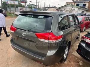 Toyota Sienna 2011 Gray