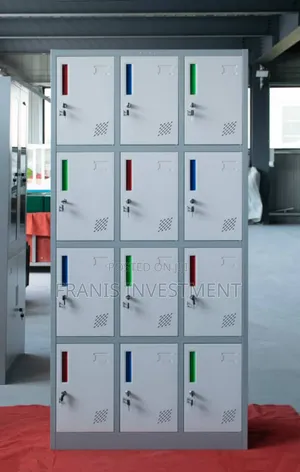 12 Door Locker