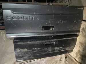 Empty Tokunbo Booth for Toyota Tundra 2018/2020 Model