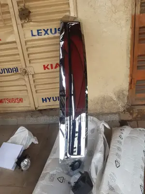 Bonnet Chrome for Toyota Tundra 2012
