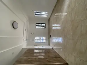 Studio Apartment in Conservation, Chevron for rent