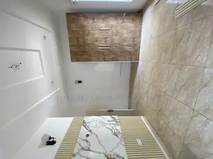 Studio Apartment in Conservation, Chevron for rent