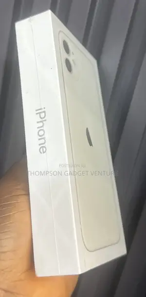 New Apple iPhone 11 128 GB White