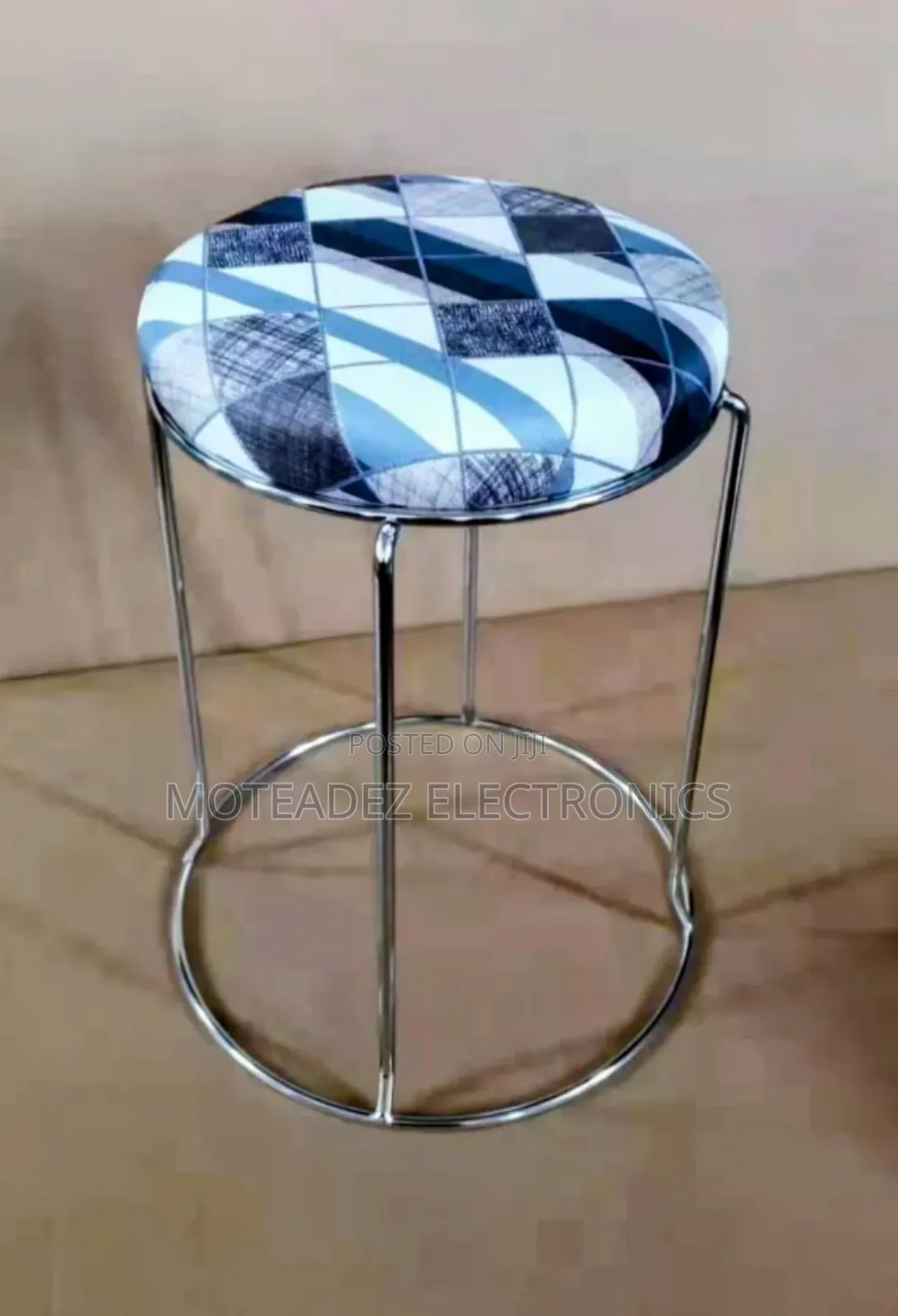 Round Shape Padded Metal Morden Stackable Multipurpose Stool/Chair