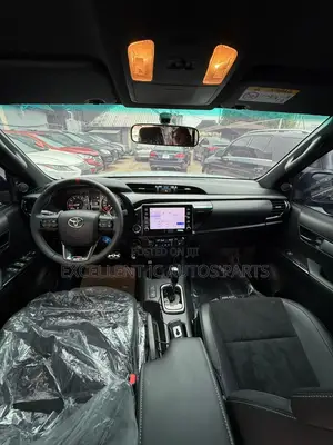 New Toyota Hilux 2025 Black