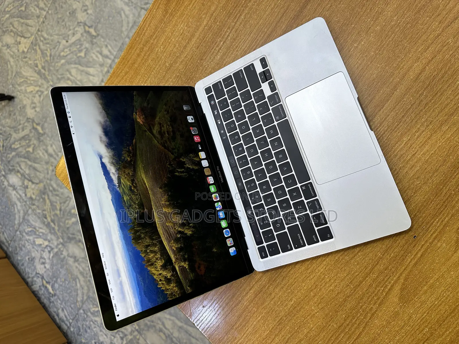 Laptop Apple MacBook Pro 2020 16GB Intel Core I5 SSD 512GB