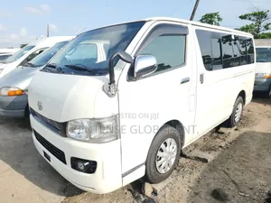 Toyota HiAce 2011 White