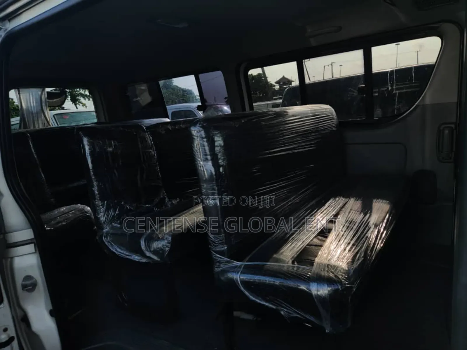 Toyota HiAce 2011 White