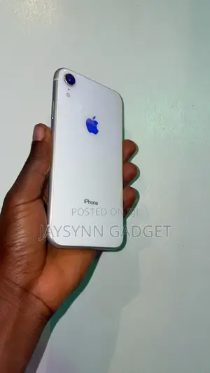 Apple iPhone XR 64 GB White