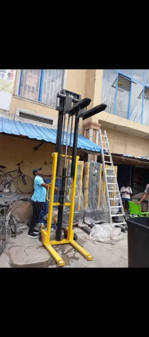 1.5ton by 3 Meters Manual Stacker
