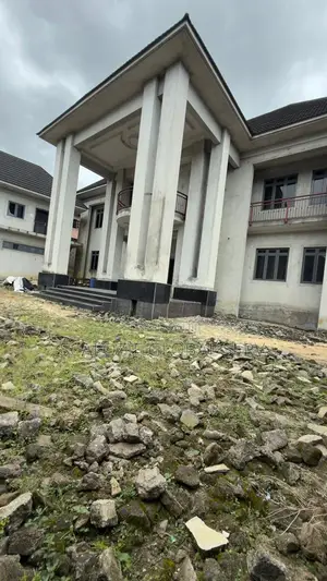 5bdrm Duplex in Peter Odili for sale