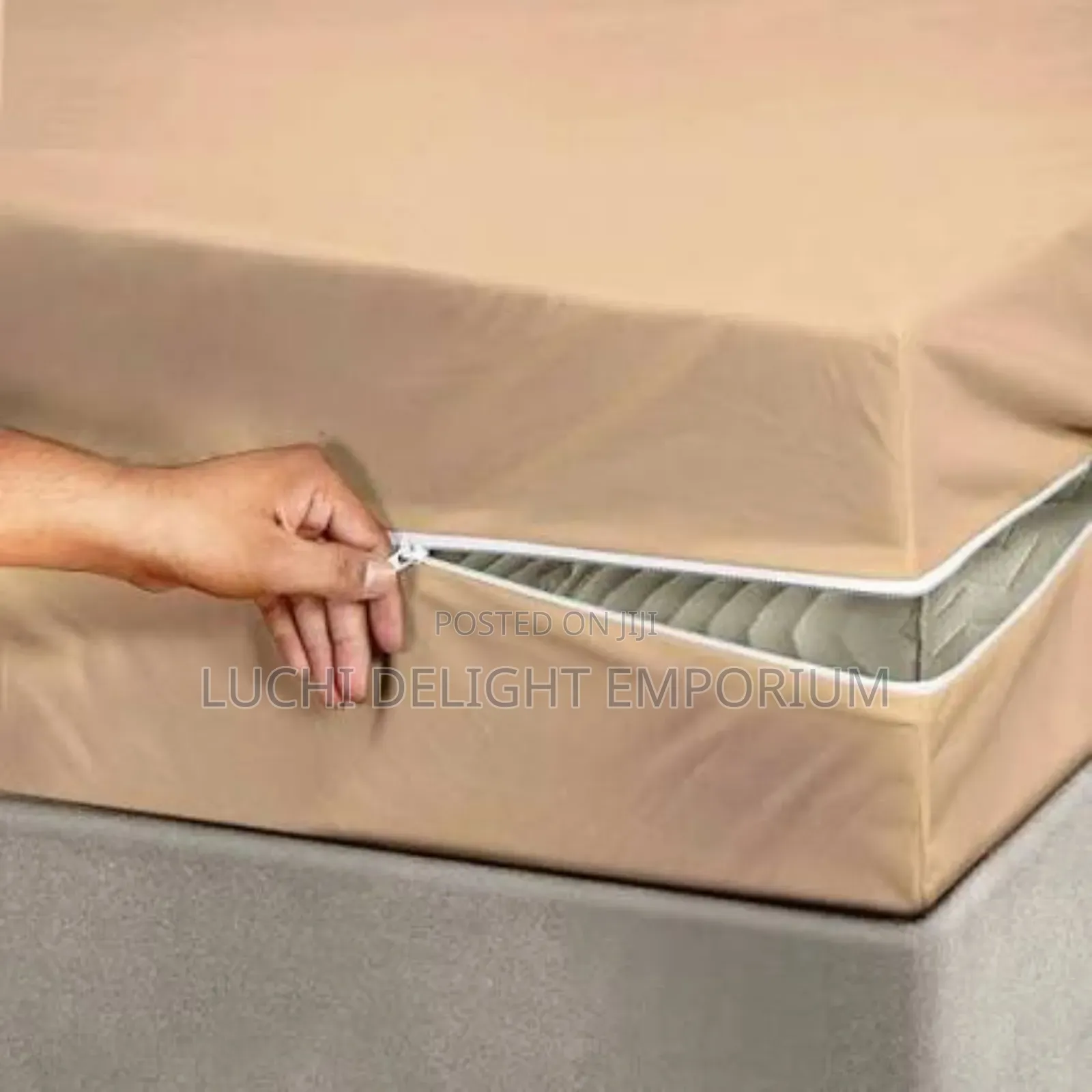 Bedding Collection Water Resistant Foam Cover With Zip
