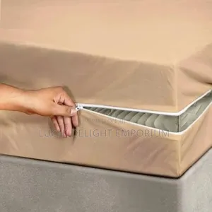Bedding Collection Water Resistant Foam Cover With Zip