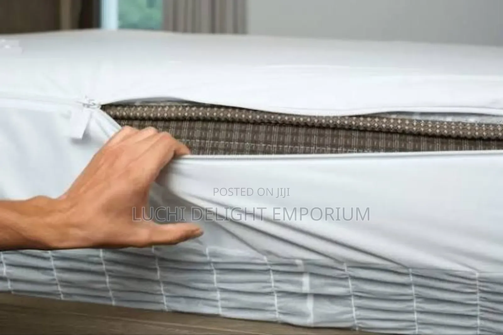 Bedding Collection Water Resistant Foam Cover With Zip