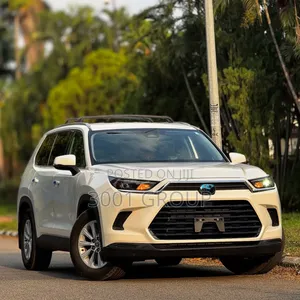 Toyota Highlander XLE AWD 2024 White