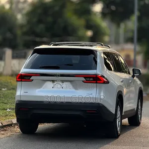 Toyota Highlander XLE AWD 2024 White