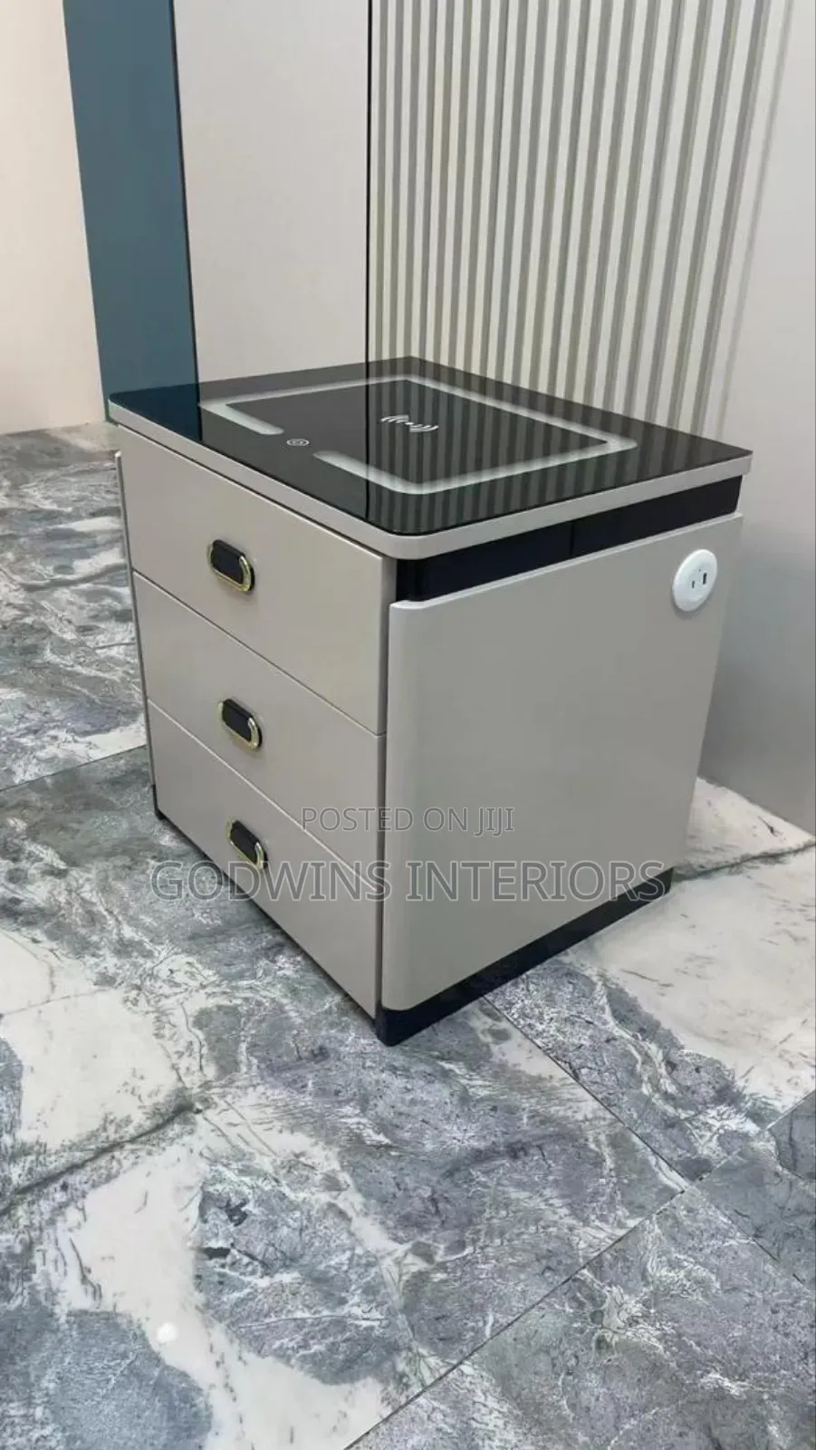 Modern Bedside Drawer With Wireless Charging Usb Port