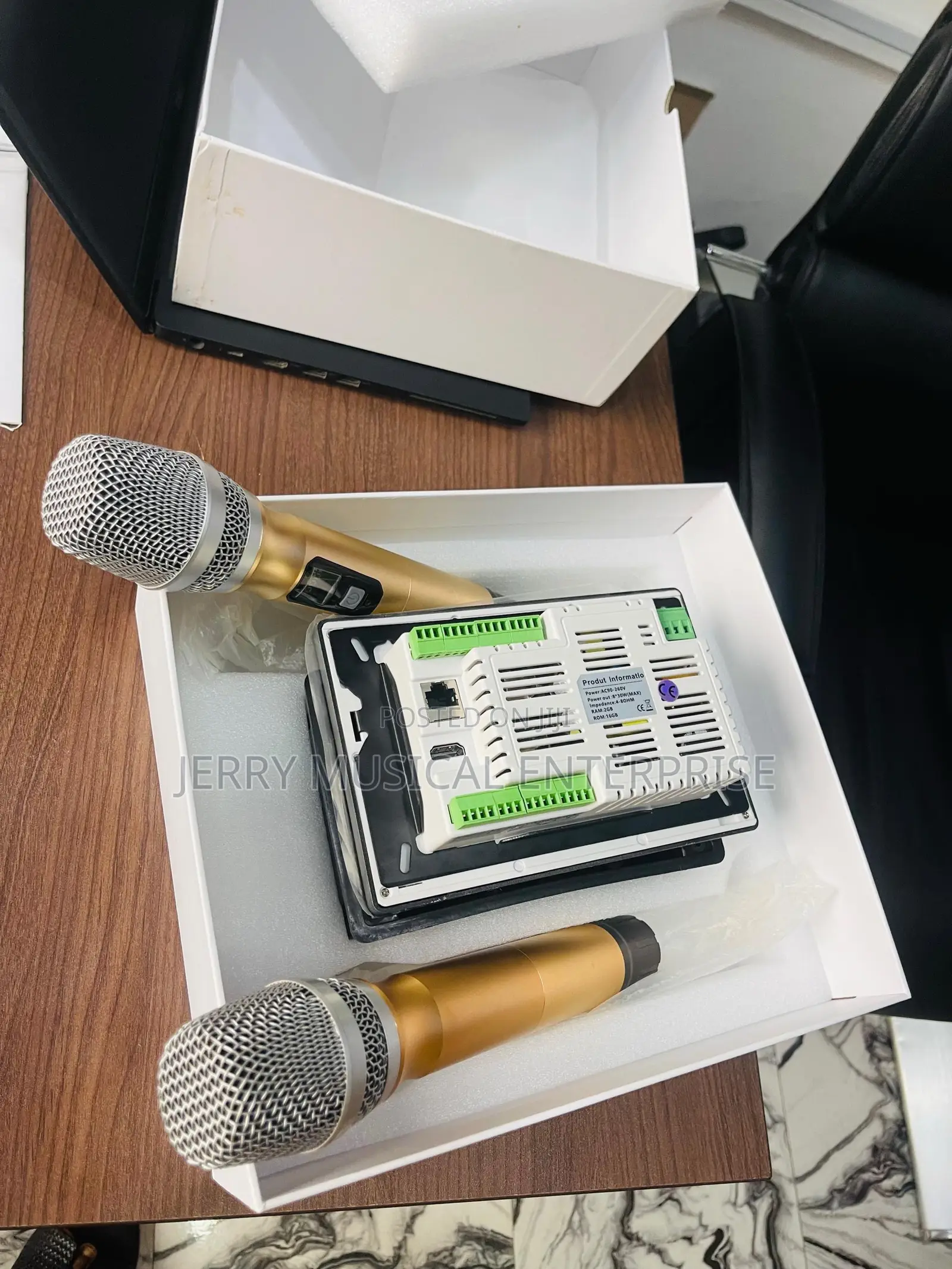 7inches In Wall Amplifer With 2wireless Microphone