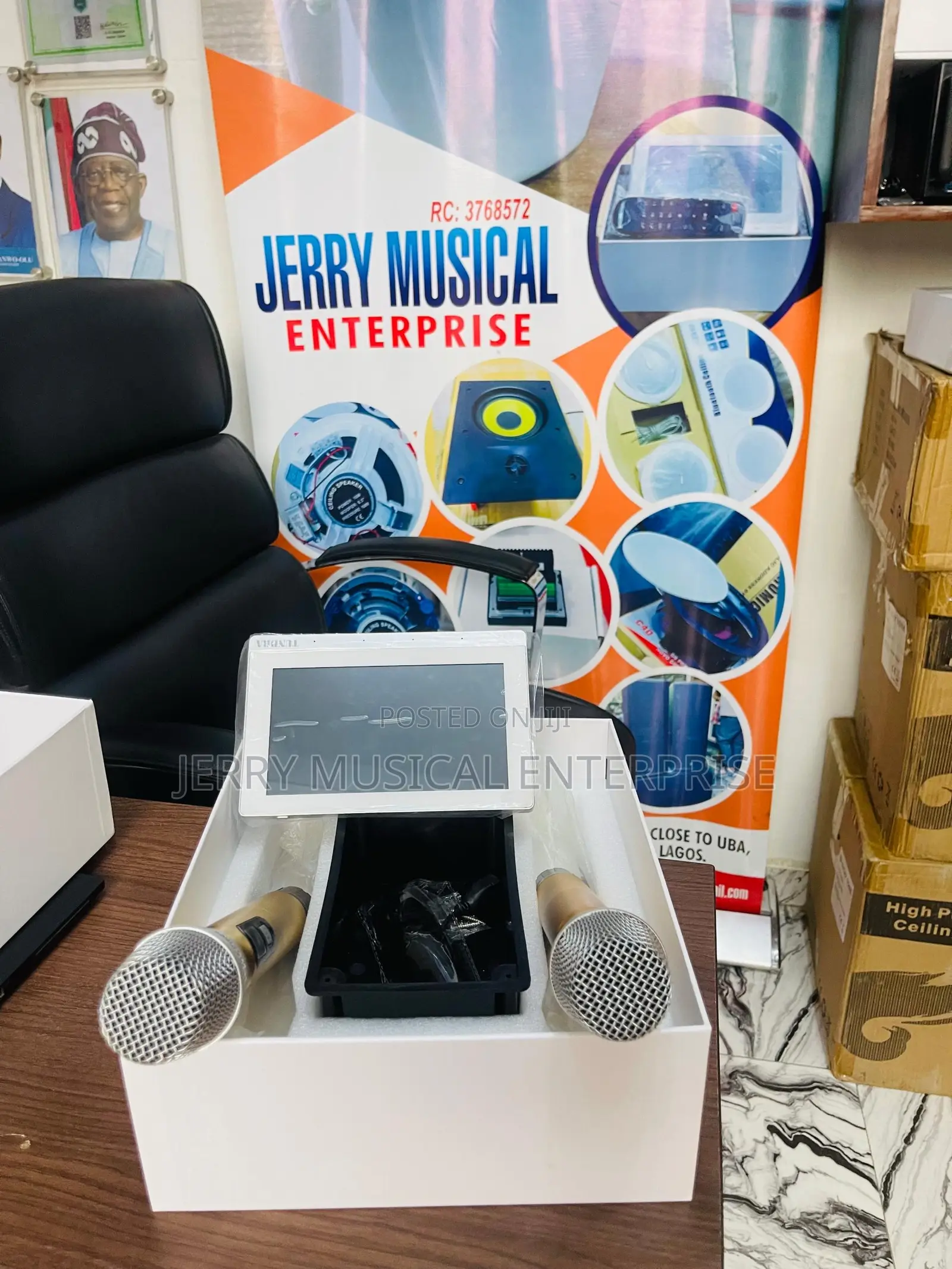 7inches In Wall Amplifer With 2wireless Microphone