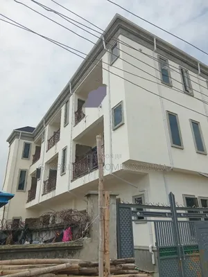 1bdrm Block of Flats in Golf, Lakowe for sale