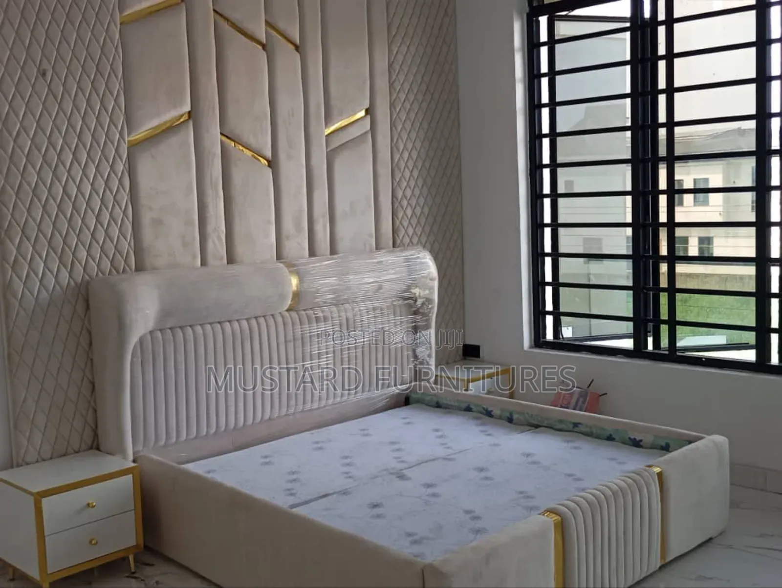 Quality 6x6ft With Wall Design Bedframe