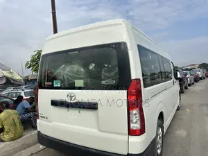 Toyota HiAce 2023 White