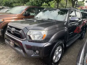 Toyota Tacoma 4dr Access Cab 4WD 6.1 ft. SB (2.7L 4cyl 4A) 2015 Gray