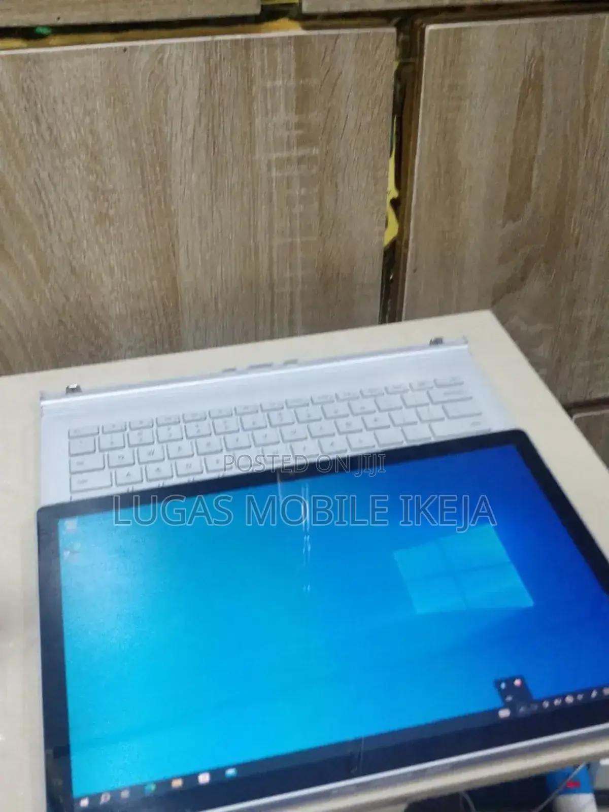 Laptop Microsoft Surface Book 2 8GB Intel Core I7 SSHD+SSD 256GB