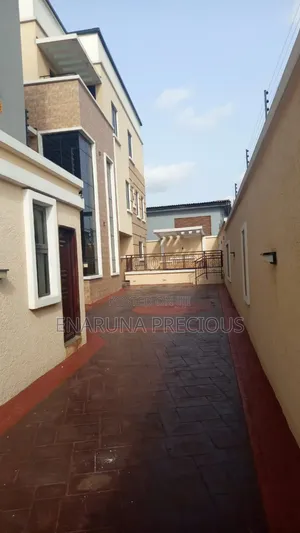 5bdrm Duplex in Magodo Phase 2 for sale