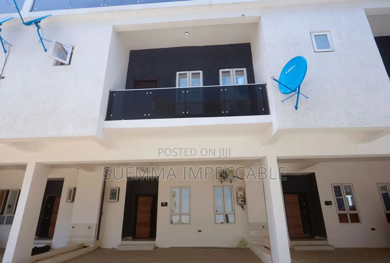 Luxurious 2 Bedroom Shortlet
