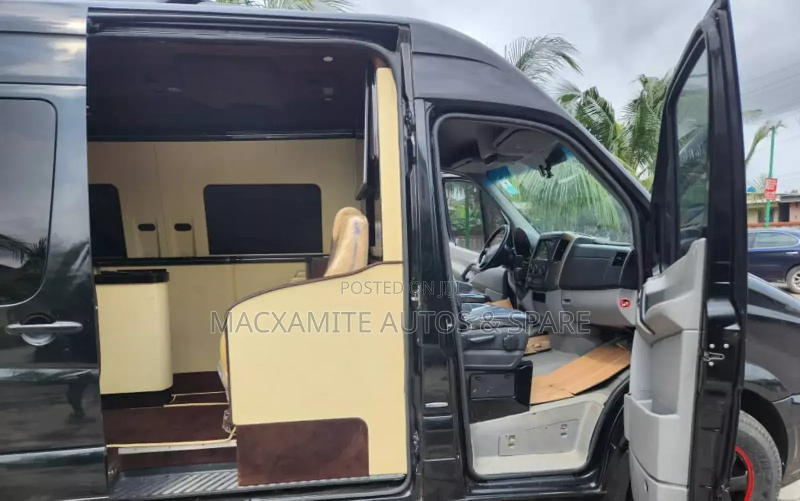 Mercedes-Benz Sprinter 2013 Black