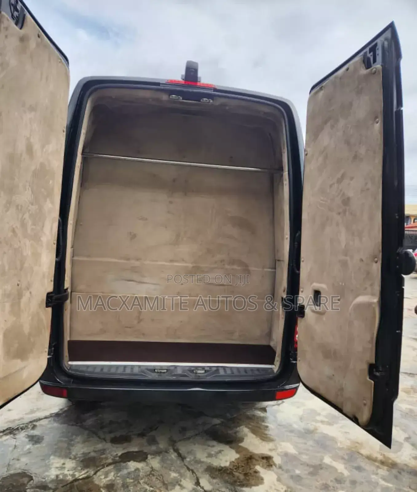 Mercedes-Benz Sprinter 2013 Black