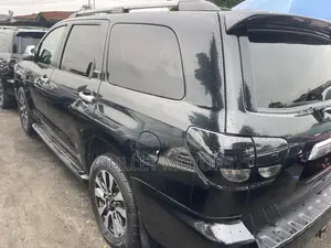 Toyota Sequoia Limited 4dr SUV 4WD (5.7L 8cyl 6A) 2010 Black