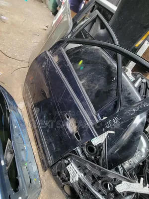 Toyota Sienna 04 Model Empty Door Front Left